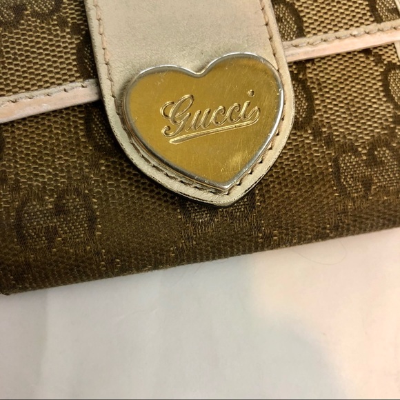GUCCI Gold Heart Canvas Monogram Key Card Holder - Picture 2 of 13
